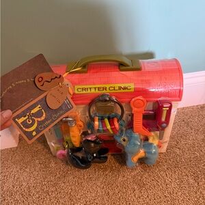 B Toys Critter Clinic new in box! Birthday gift 2 year 3 year old